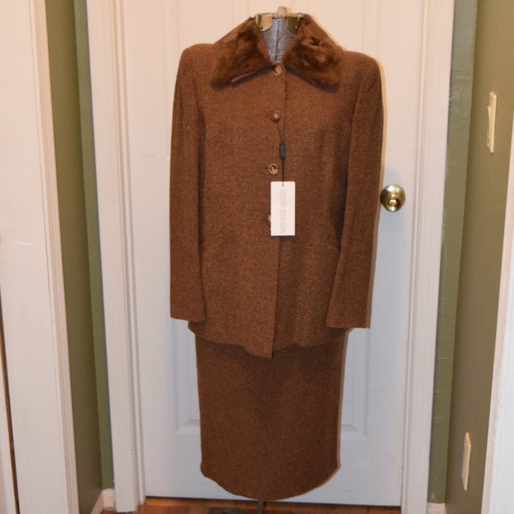 Valentino Griffes Diffusion Wool Suit size 12 NWT